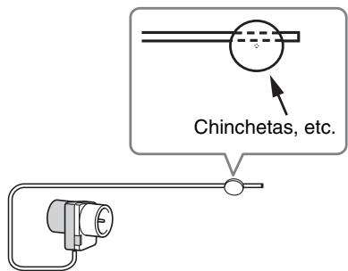 ONKYO HT-S6200 - Utilice chinchetas o algo similar para fazer la antenna FM en su posicion correcta. - 1