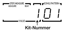 ZOOM RT-234 - Wahlen Sie mit den [KIT/TRACK SELECT]-Tastern die Spur, der Sie ein anderes Kit/Baßprogramm zuordnen möchten und halten Sie den Taster gedrückt. - 2