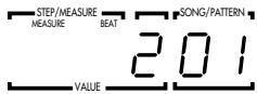 ZOOM RT-234 - Halten Sie den [KIT/TRACK SELECT]-Taster weiterhin gedrückt, während Sie mit den [VALUE +/-]-Tastern bzw. dem [SOUND JAMMER]-Regler das gewünschte Kit wahlen. - 2