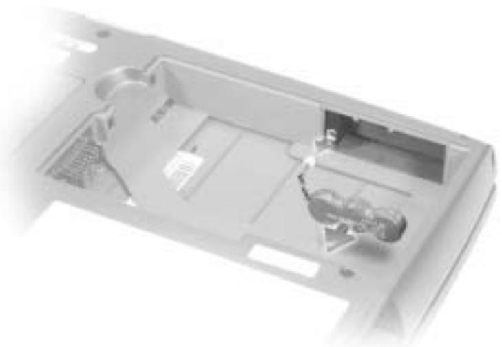 DELL D600 - Remoçao e instalacao de uma bateria dereshva - 2