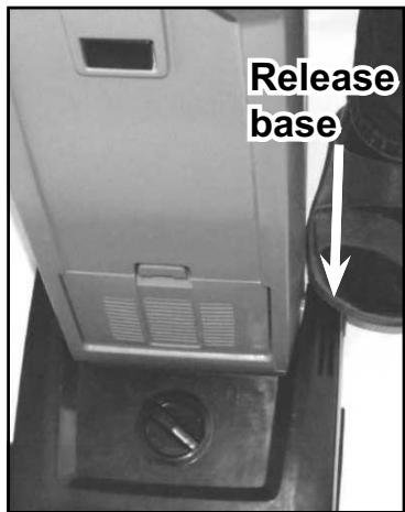 NILFISK GU 355 - NOTE! Always disconnect the power cord before performing any machine maintenance. - 3