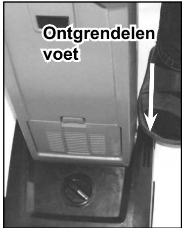 NILFISK GU 355 - OPMERKING! Trek.altijd de stekkeruit het stopcontact voor het uittvoeren van servicewerkzaamheden.. - 3
