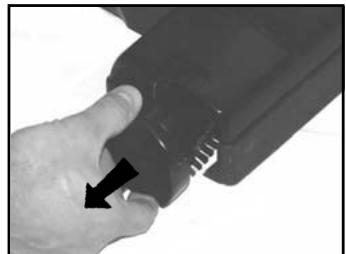 NILFISK GU 355 - REEMPLACEMENT OU NETTOYAGE DE LA BROSSE - 2