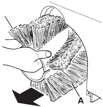 NILFISK SR 1301 B - MAIN BROOM REPLACEMENT - 4