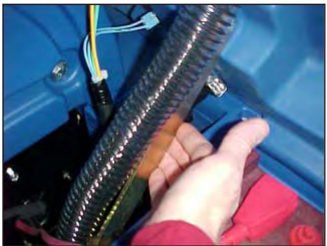 NILFISK SCRUBTEC 795 - Chargement des batteries - 6