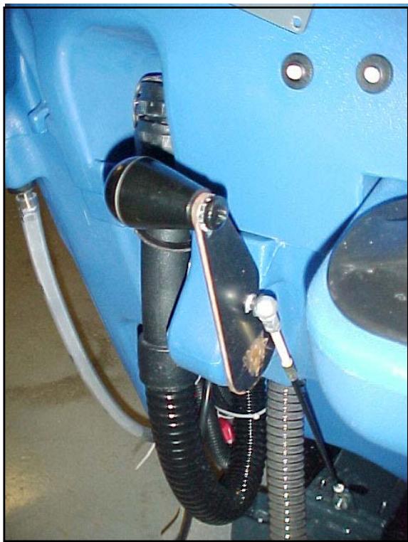 NILFISK SCRUBTEC 866 - De oplossingstank vullen - 4
