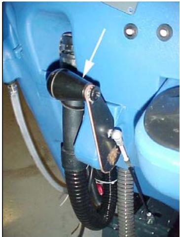 NILFISK SCRUBTEC 866 - Installatie van de accu's - 5