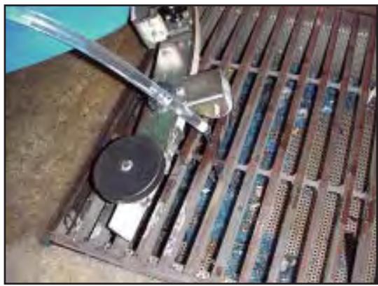 NILFISK SCRUBTEC R 586 - Remplacement de la lame de la raclette avant - 2