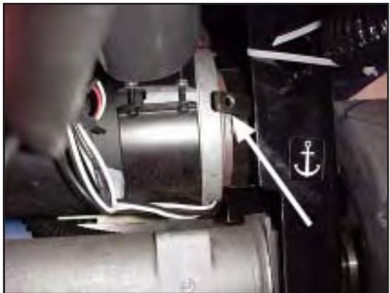 NILFISK SCRUBTEC R 586 - Hoe u de machine zonder elektriciteit kunt verplaatsen (zie afb. 7) - 3