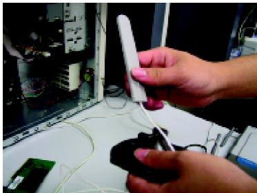 D-LINK DWL-AG530 - YcTaHOBka 6ecPpOBoHOro aJaITepa DWL-AG530 B KOMpbIOTep - 4