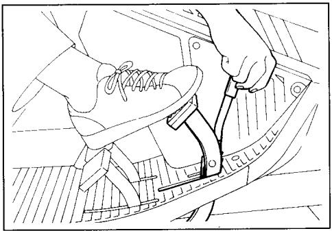 ISEKI TONDEUSE AUTOPORTEE SG15 - LEVIER DE FREIN DE PARKING - 1
