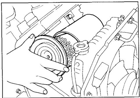 ISEKI TONDEUSE AUTOPORTEE SG15 - NETTOYAGE DU FILTRE A AIR - 2