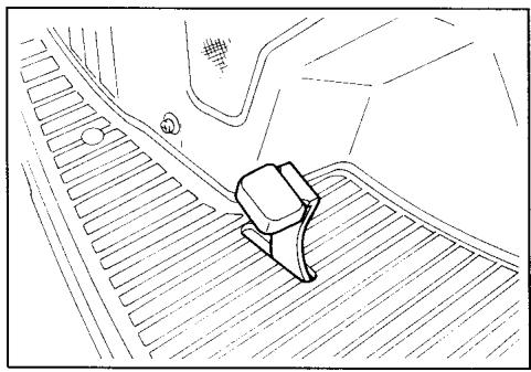 ISEKI TONDEUSE AUTOPORTEE SG15 - PEDALE HST - 4