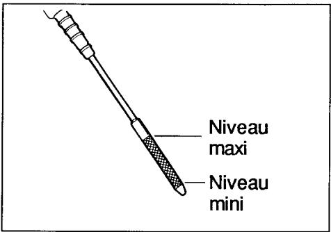 ISEKI TONDEUSE AUTOPORTEE SG15 - CONTROLE DU NIVEAU D'HUILE - 2