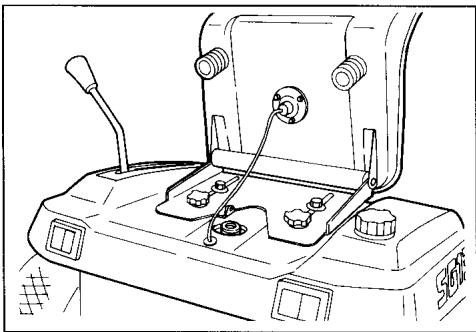 ISEKI TONDEUSE AUTOPORTEE SG15 - CONTROLE DU NIVEAU DE GAZOLE - 1
