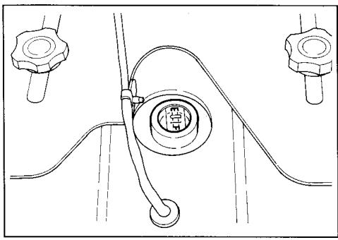 ISEKI TONDEUSE AUTOPORTEE SG15 - CONTROLE DU NIVEAU DE GAZOLE - 2