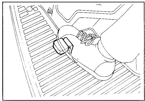 ISEKI TONDEUSE AUTOPORTEE SG15 - COMMENT STABILISER LA VITESSE D'AVANCEMENT - 2