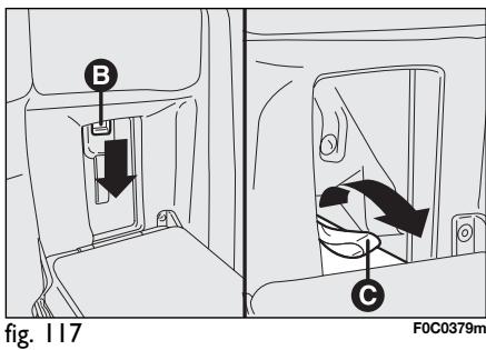 FIAT STILO - COMPARTIMENT PASSAGE DES SKIS (lorsqu'il est prévu) - 1