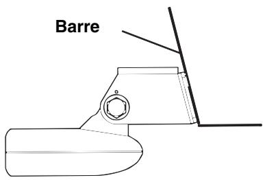 LOWRANCE LMS-240 - Glissez le boulons en place et vérifiez la position du transducteur sur la barre. - 1