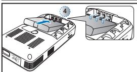 OPTOMA PK120,  PK301,  PK320 - INSTALLATION DE LA BATTERIE - 2