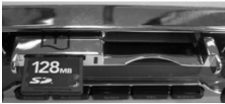 BECKER MEXICO 7948 - Insérer la carte mémoire SD/MMC - 1