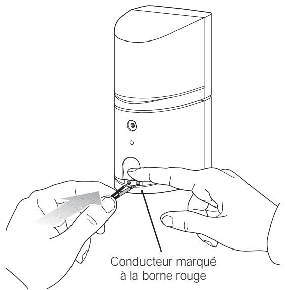 BOSE SYSTEME D ENCEINTES STEREO ACOUSTIMASS 5 III - Connexion des paires d'enceintes cubiques au module Acoustimass - 1