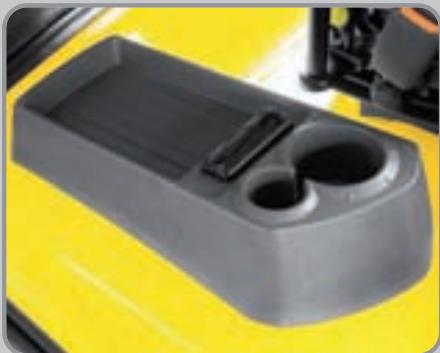 HYUNDAI 20L-7 - Pédales positionnées de manière ergonomique - 1