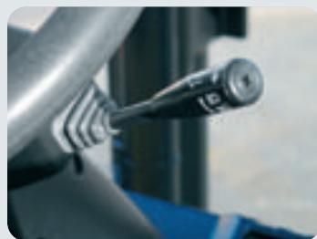 HYUNDAI 25BH-7 - Levier de transmission à contrôle aisé - 1