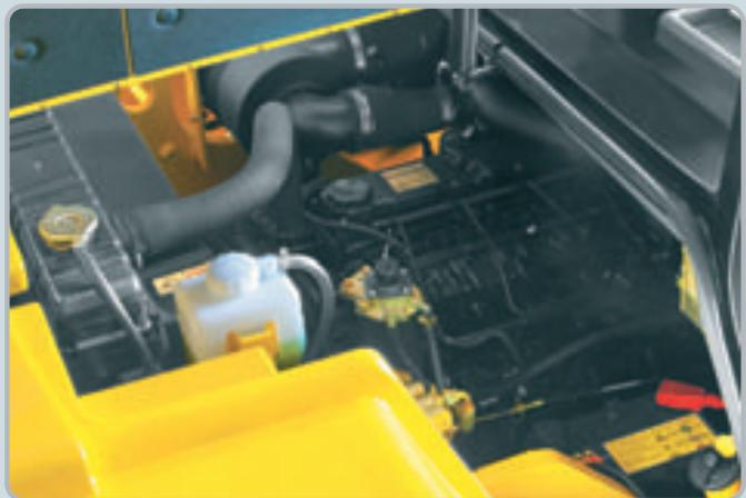 HYUNDAI HDF70-7S - Design centralisé pour un service aisé ! - 2
