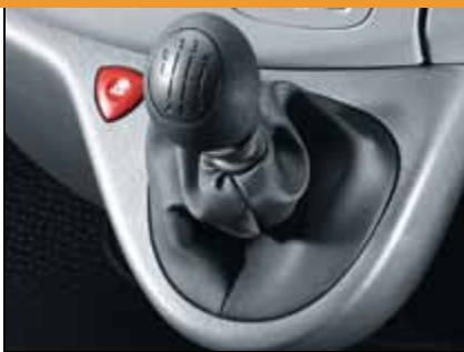 OPEL VIVARO - Opel vivaro. moteurs. - 2
