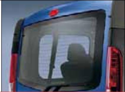 OPEL VIVARO LIFE - Opel Vivaro Life et Vivaro Tour.   Moteurs et sécurité. - 7