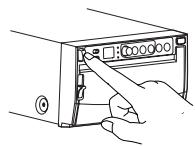 MITSUBISHI P93W - Établir l'alimentation. - 1