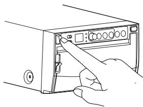 MITSUBISHI P93W - Mettre l'imprimante sous tension. - 1