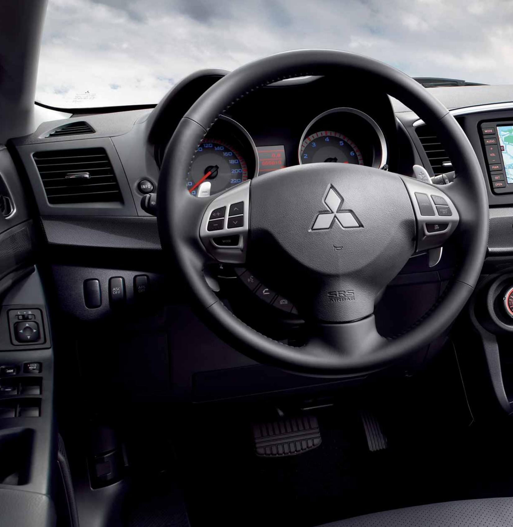 MITSUBISHI LANCER - UNE BASE SOLIDE - 2