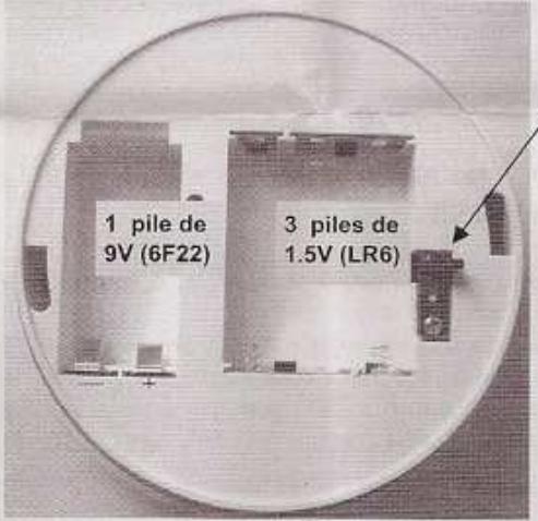IDK MULTIMEDIA DET-200 - MISE EN PLACE DES PILES - 1