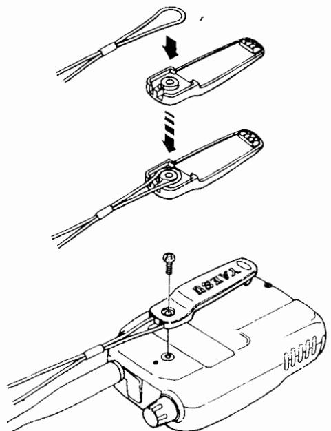 YAESU VX-1R - Installation du crochet de ceinture - 1