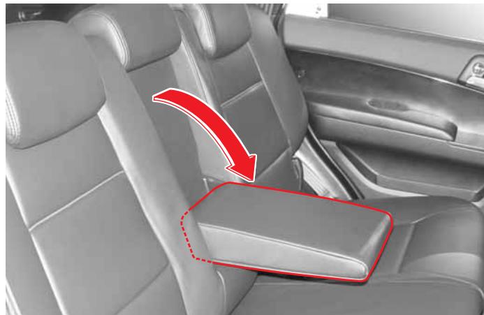 SSANGYONG ACTYON SPORTS - ACCOUDOIR ARRIERE CENTRAL - 1