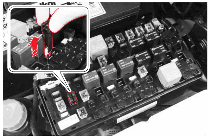 SSANGYONG ACTYON SPORTS - COMMENT VERIFIER ET REMPLACER UN FUSIBLE - 1