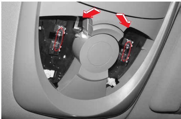 SSANGYONG ACTYON SPORTS - LAMPE AVANT DE L'HABITACLE - 1