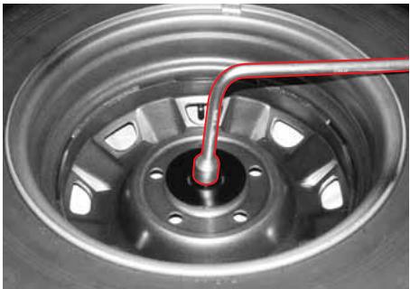 SSANGYONG ACTYON SPORTS - DEPOSE DE LA ROUE DE SECOURS (ACTYON) - 2
