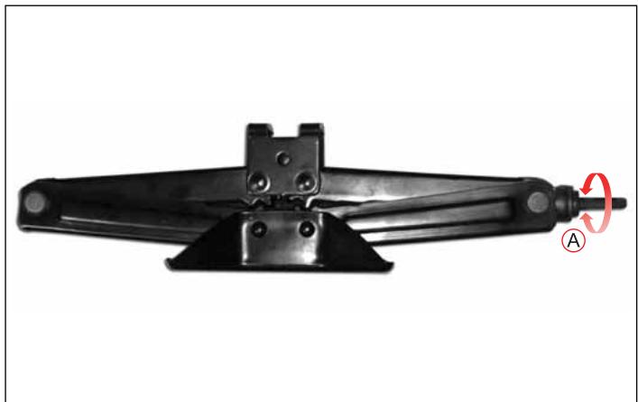 SSANGYONG RODIUS-STAVIC - REEMPLACEMENT D'UNE ROUE DONT LE PNEU EST DEGONFLE - 1