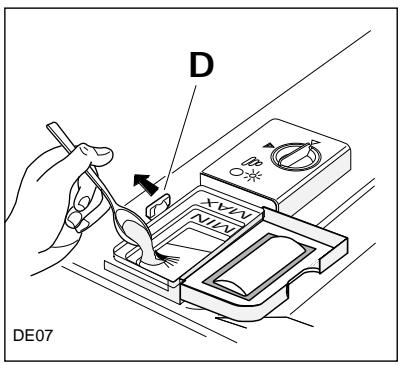 ZANKER WDE1080 - Pour replir le bac à détergent, procéder comme suit: - 2