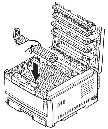 OKI C830DTN - Préparation de la cartouche de tambour d'image - 4