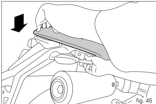 DUCATI MONSTER 696 - Fermeture - 1
