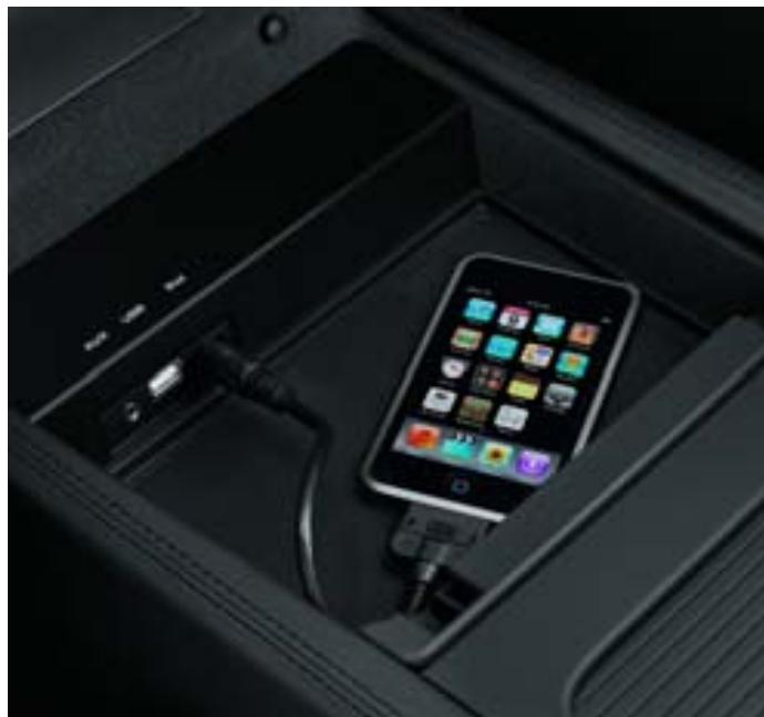 PORSCHE CAYENNE GTS - Interface universelle pour lecteur audio externe - 1