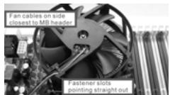 ASROCK H55M - Installazione della ventola e del dissipatore di calore della CPU - 2