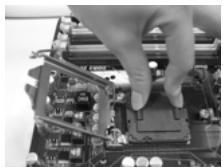 ASROCK H55M - Paso 1. Abra el socket: - 3