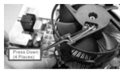 ASROCK H55M - Installation des CPU-Lüfters und Kühlkörpers - 3