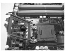 ASROCK H55M - Paso 1. Abra el socket: - 2