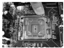 ASROCK 775I65GV - Paso 1. Abra el socket: - 1